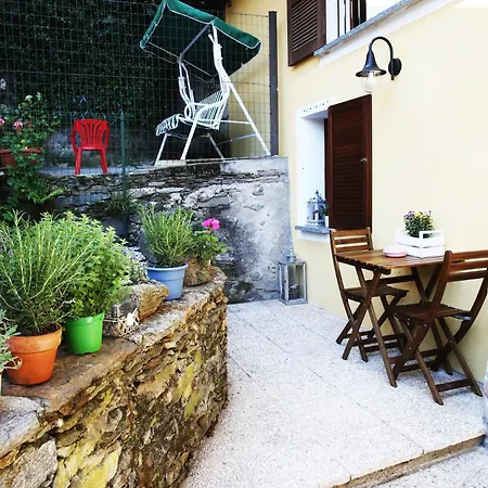 La Mora Selvatica Couette-café Bieno (Piedmont)